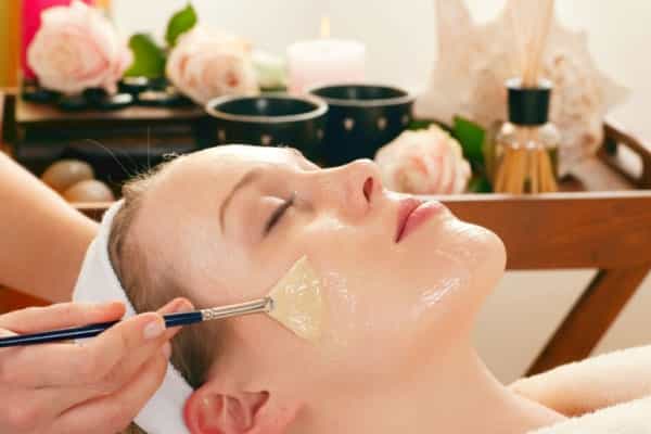 Il peeling è un trattamento estetico per migliorare la pelle
